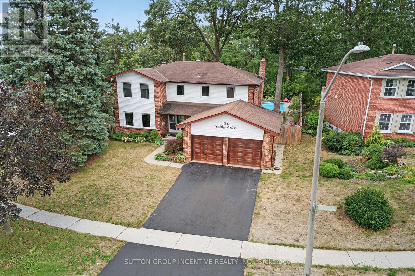 Photo 41 of 32 Valley Drive, Barrie ON