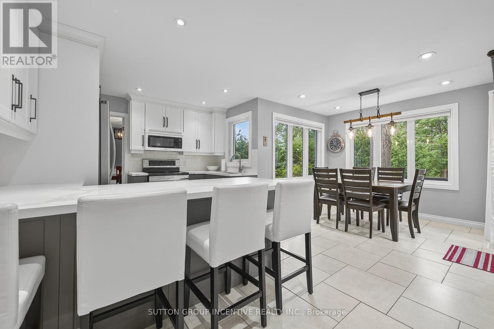 Photo 26 of 32 Valley Drive, Barrie ON