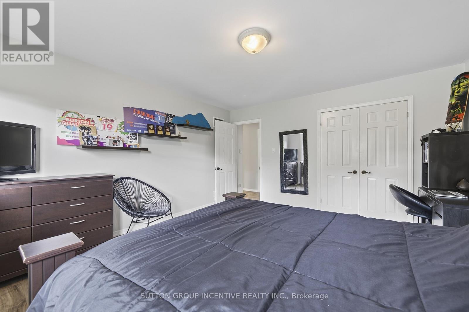 Photo 22 of 32 Valley Drive, Barrie ON