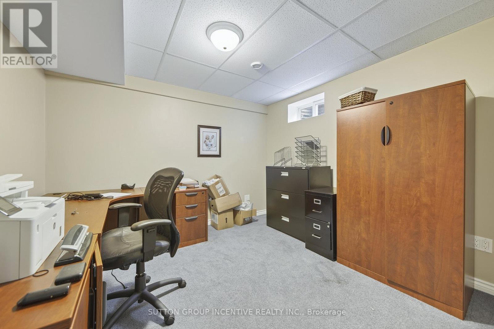 Photo 5 of 32 Valley Drive, Barrie ON