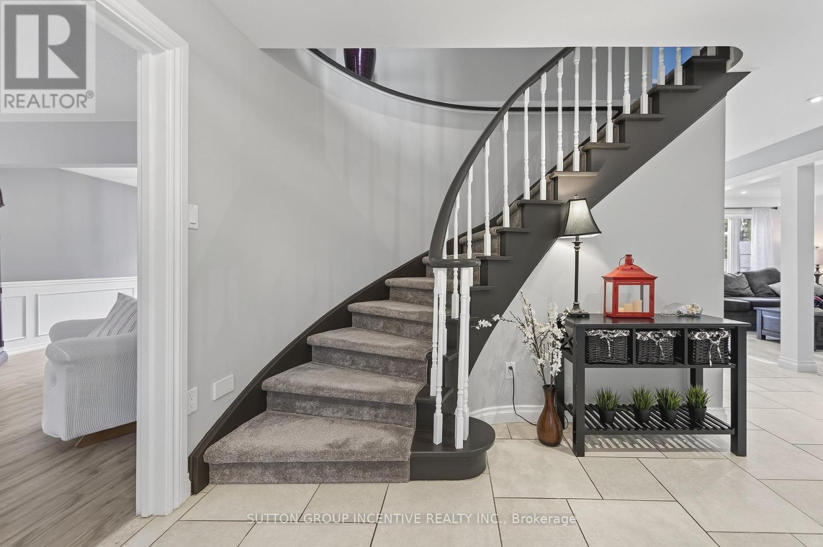 Photo 43 of 32 Valley Drive, Barrie ON