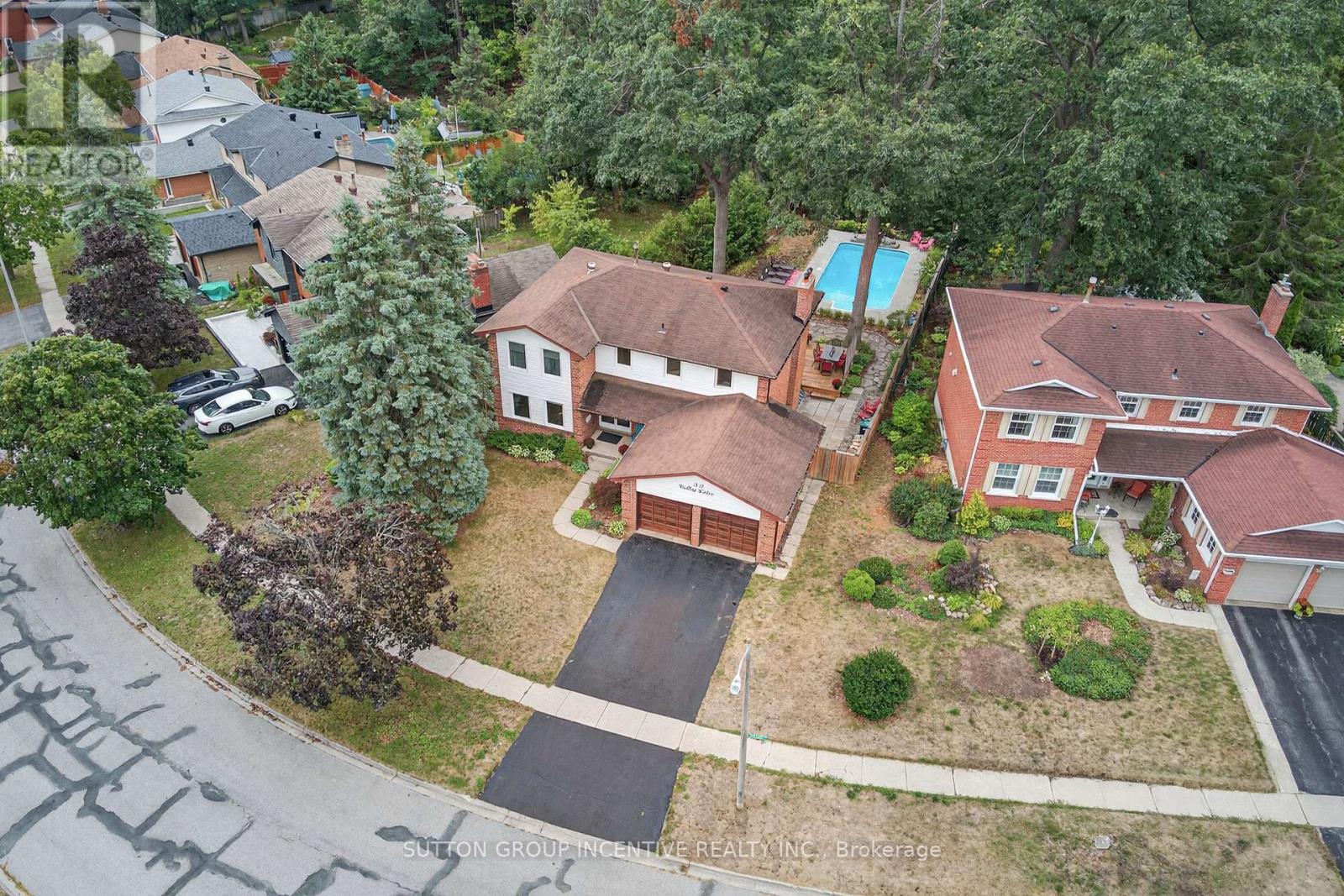 Photo 38 of 32 Valley Drive, Barrie ON