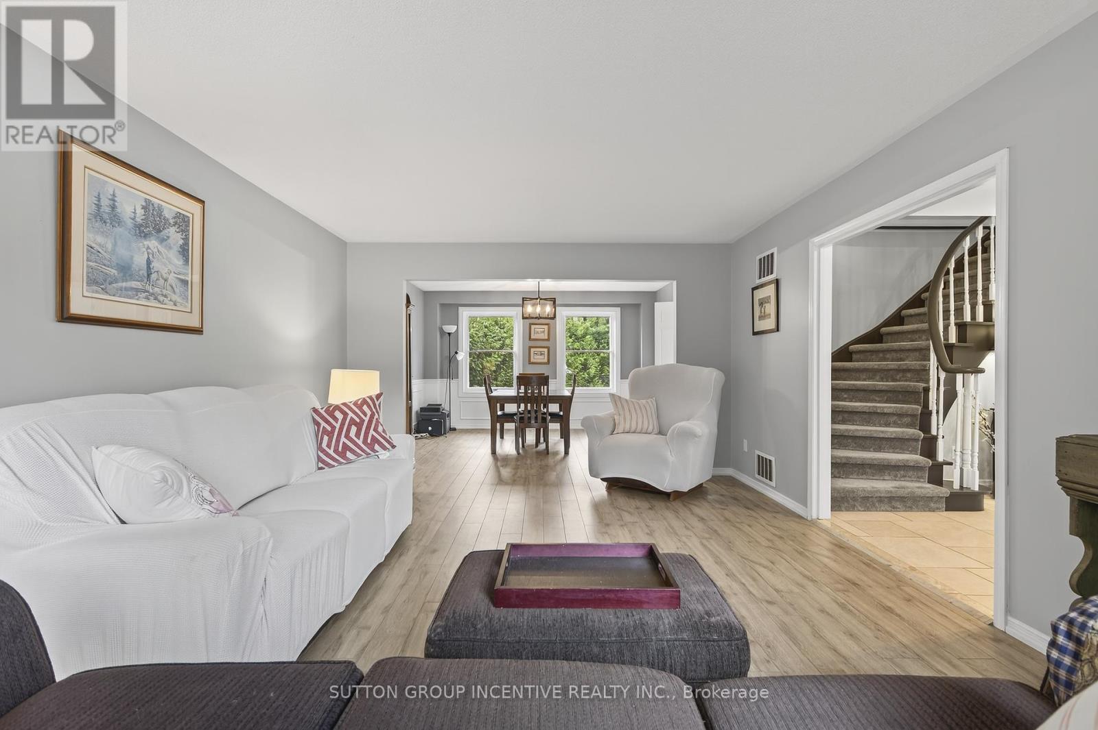 Photo 44 of 32 Valley Drive, Barrie ON