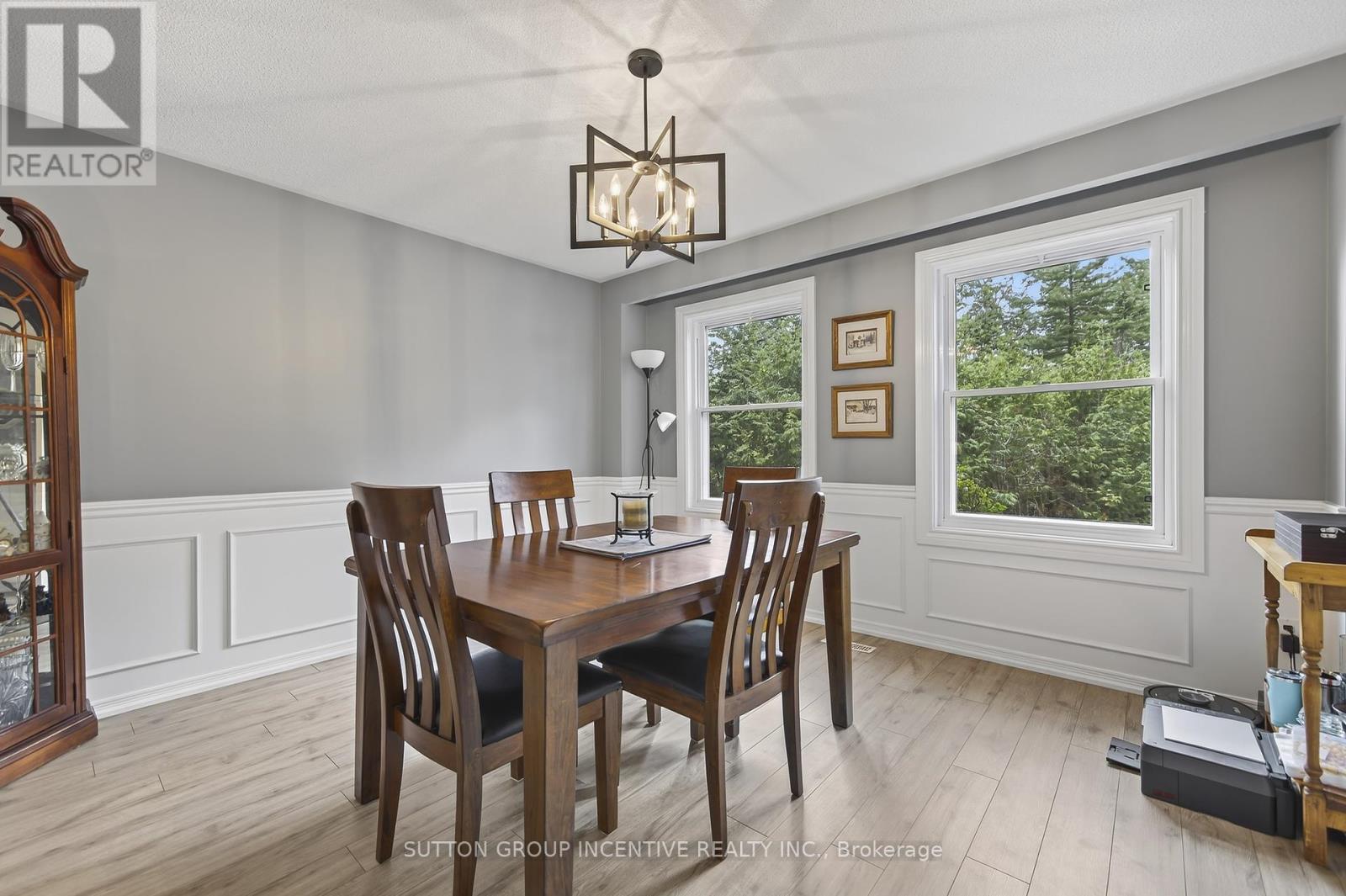 Photo 24 of 32 Valley Drive, Barrie ON