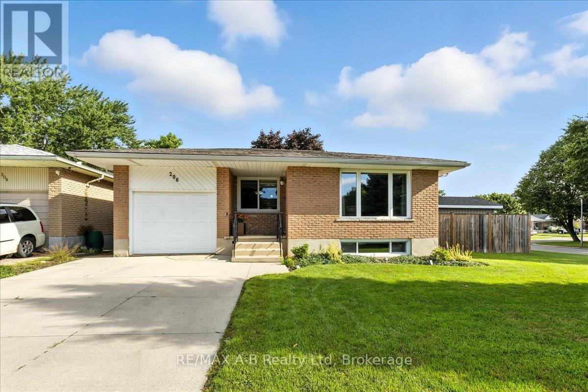 Photo 48 of 206 Maple Avenue, Stratford ON