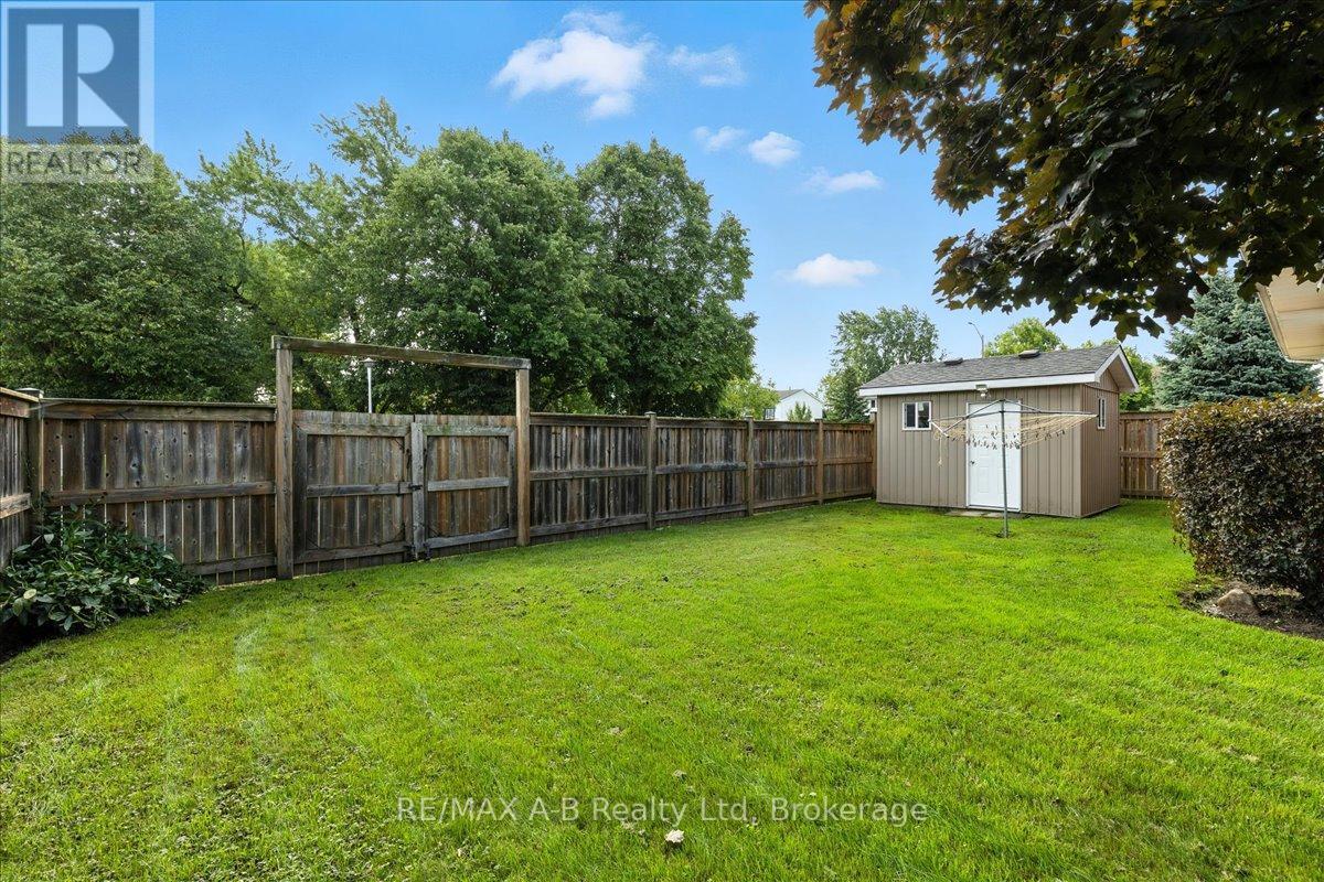 Photo 7 of 206 Maple Avenue, Stratford ON