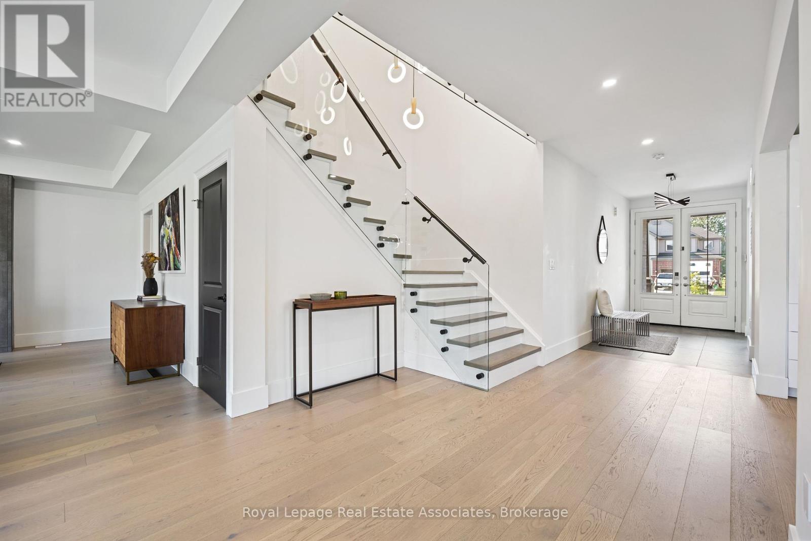 Photo 16 of 3601 Carolinia Court, Fort Erie ON