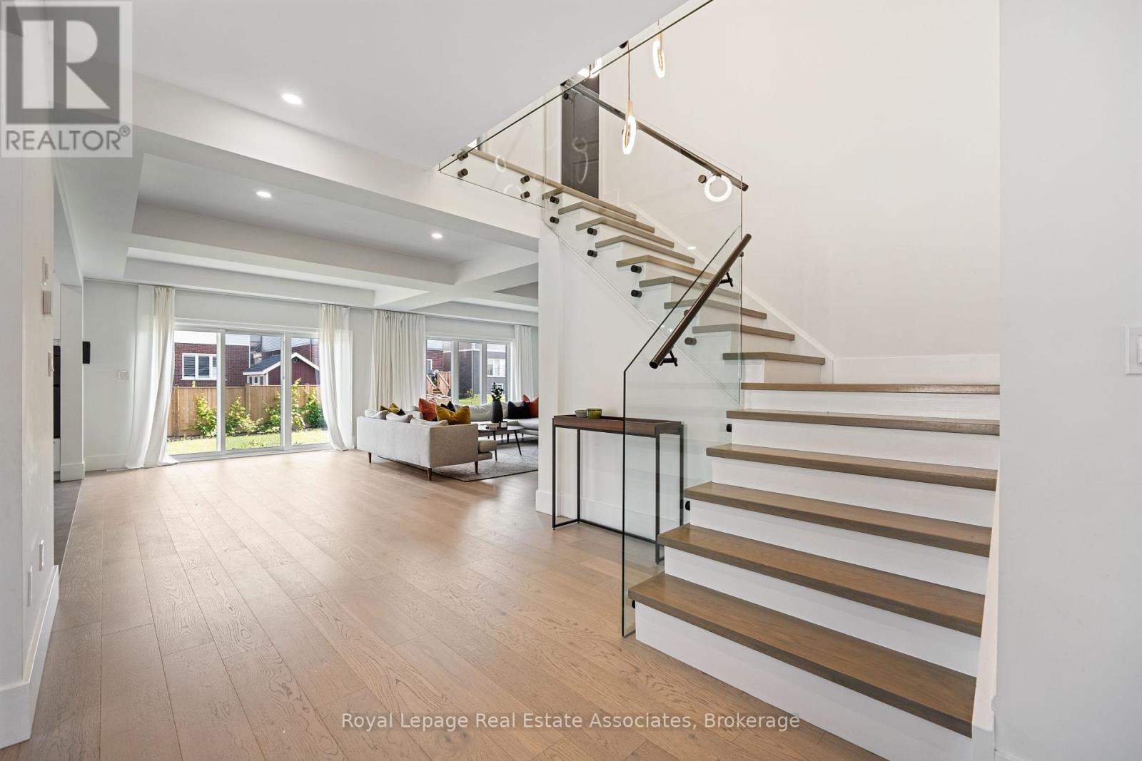 Photo 23 of 3601 Carolinia Court, Fort Erie ON