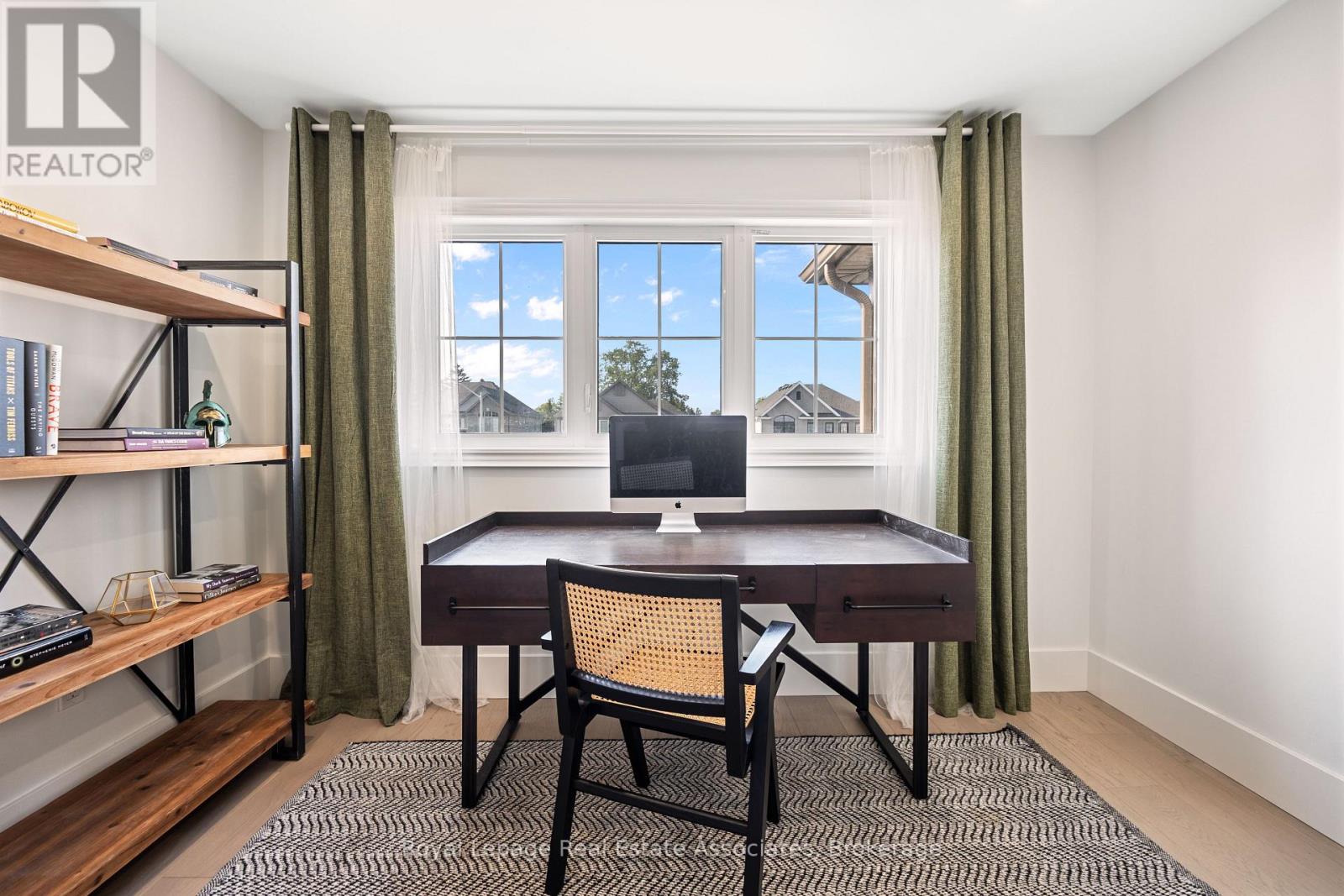 Photo 11 of 3601 Carolinia Court, Fort Erie ON