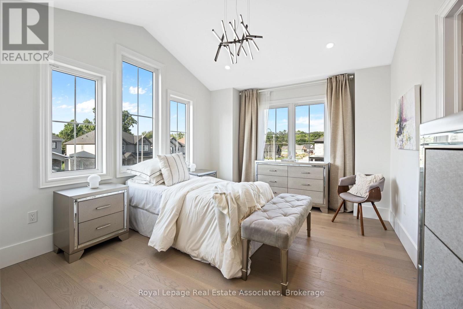 Photo 48 of 3601 Carolinia Court, Fort Erie ON
