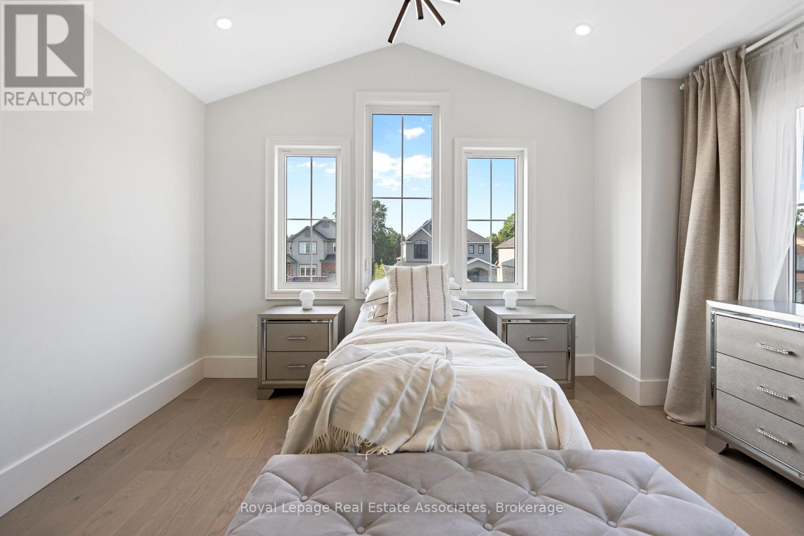 Photo 10 of 3601 Carolinia Court, Fort Erie ON