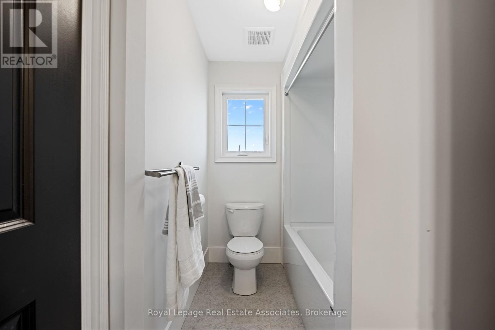Photo 32 of 3601 Carolinia Court, Fort Erie ON