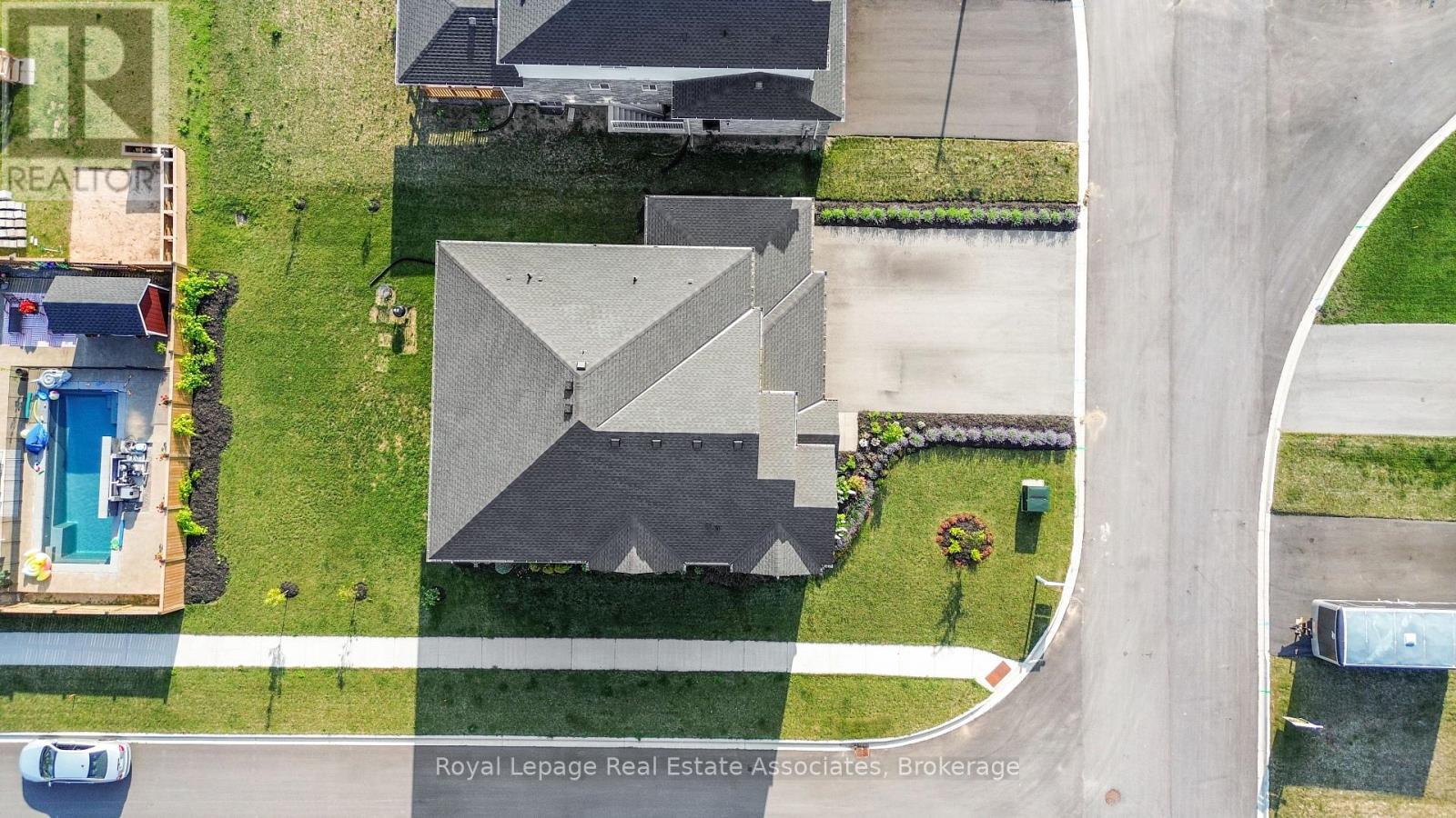 Photo 35 of 3601 Carolinia Court, Fort Erie ON