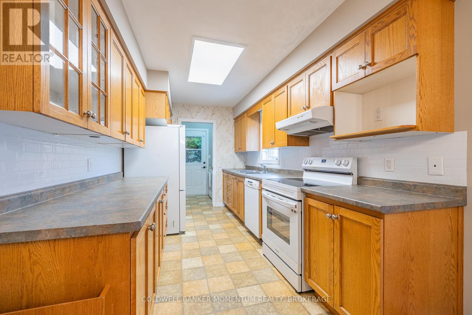 Photo 4 of 3901 Rainbow Lane, Lincoln ON