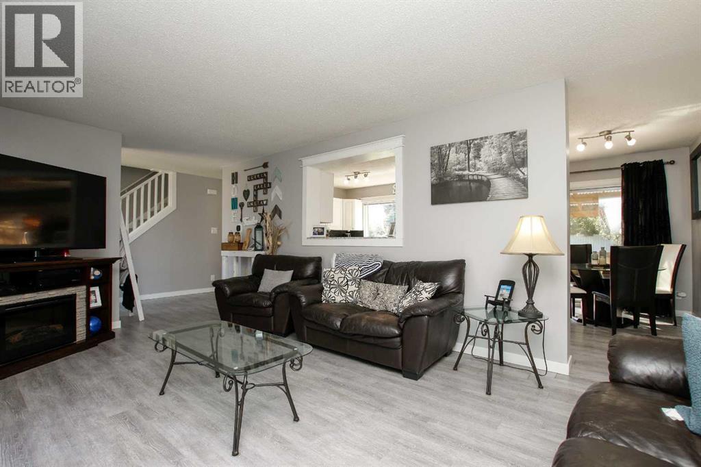 Photo 7 of 4 Mckee Close, Red Deer AB