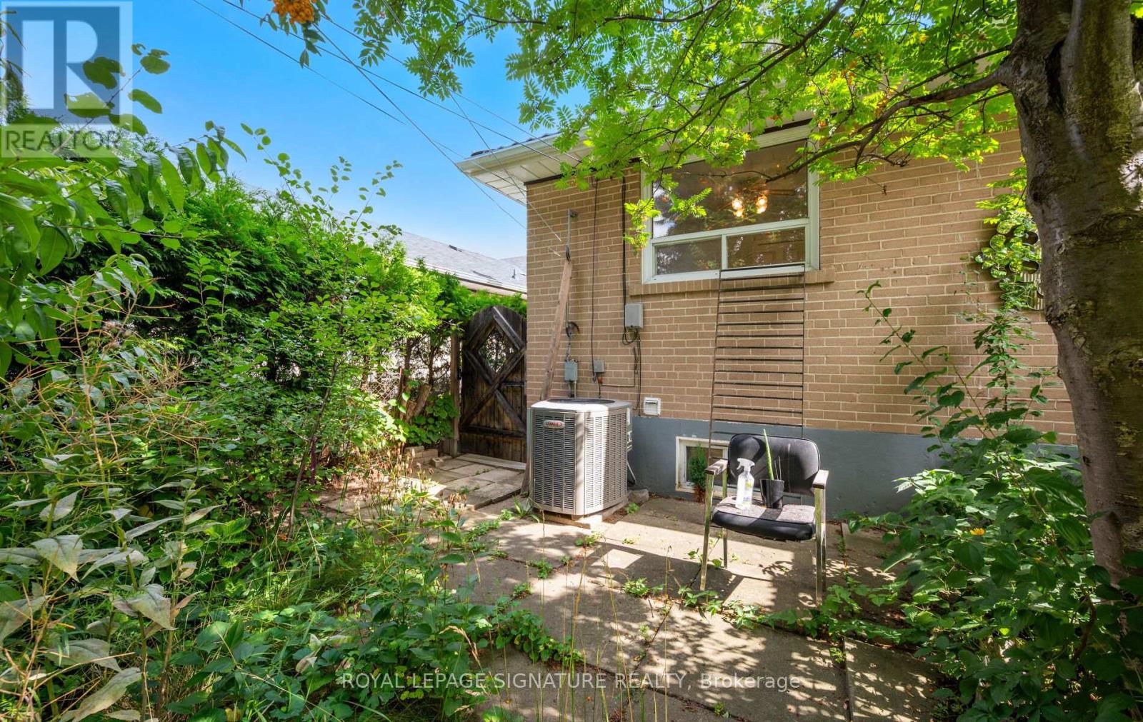 Photo 17 of 16 Pagoda Place, Toronto ON