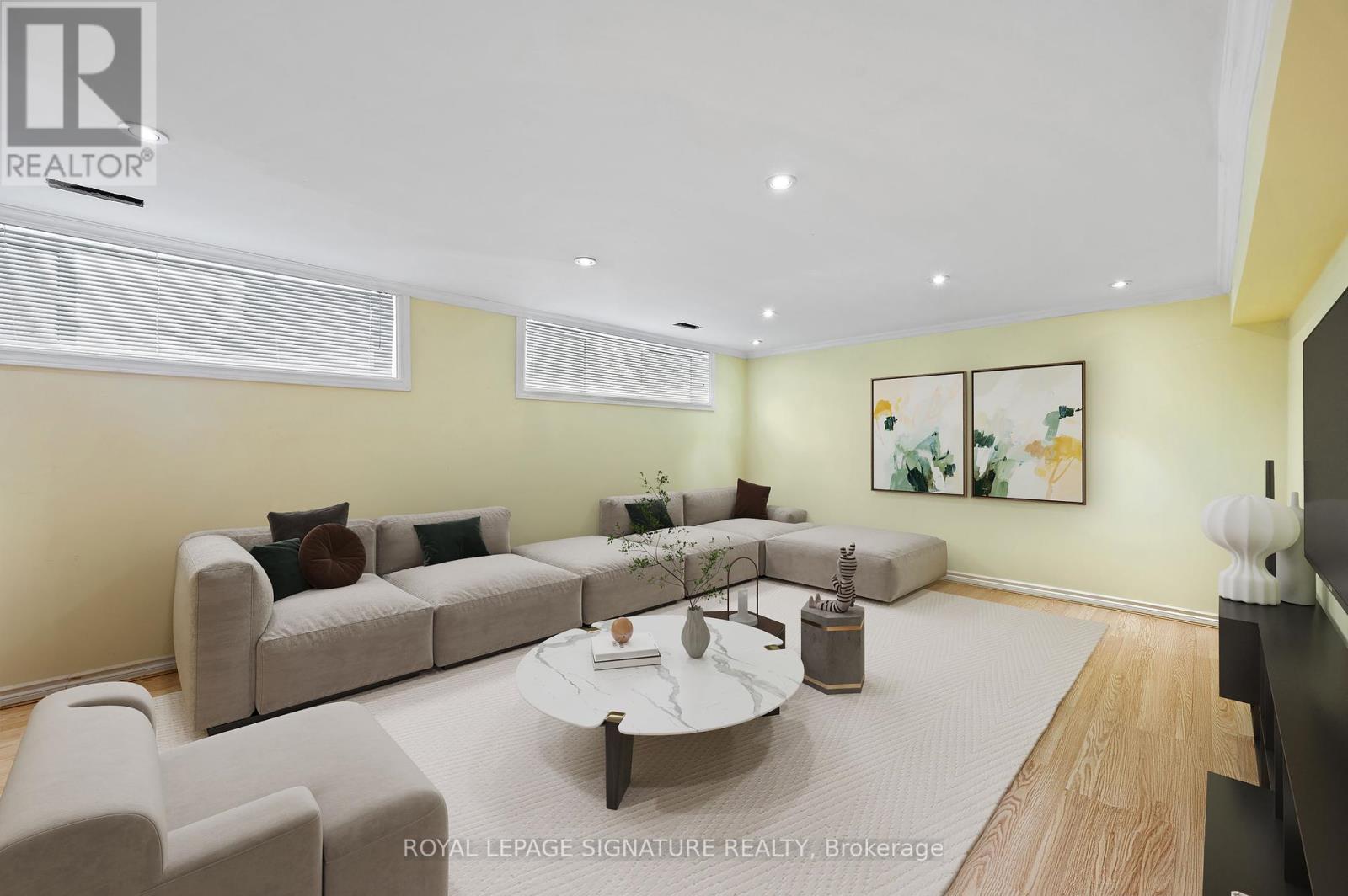 Photo 6 of 16 Pagoda Place, Toronto ON