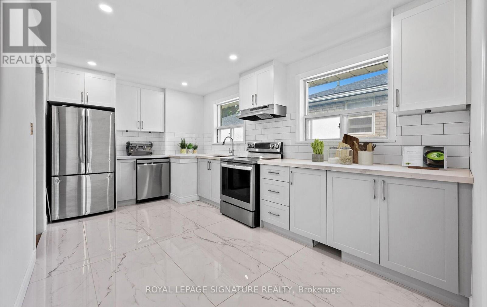 Photo 12 of 16 Pagoda Place, Toronto ON