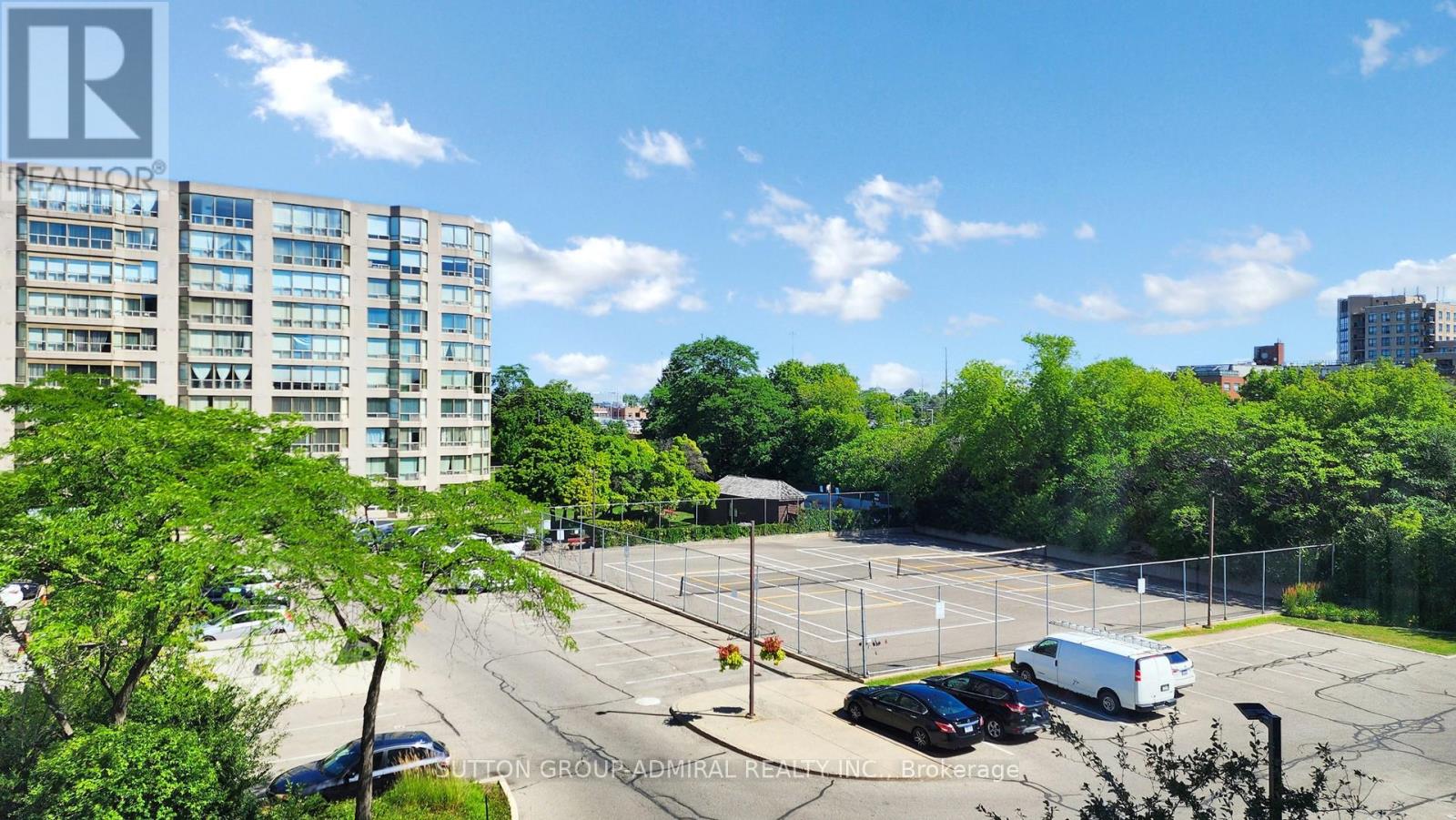 Photo 16 of 410 175 Cedar Avenue, Richmond Hill ON