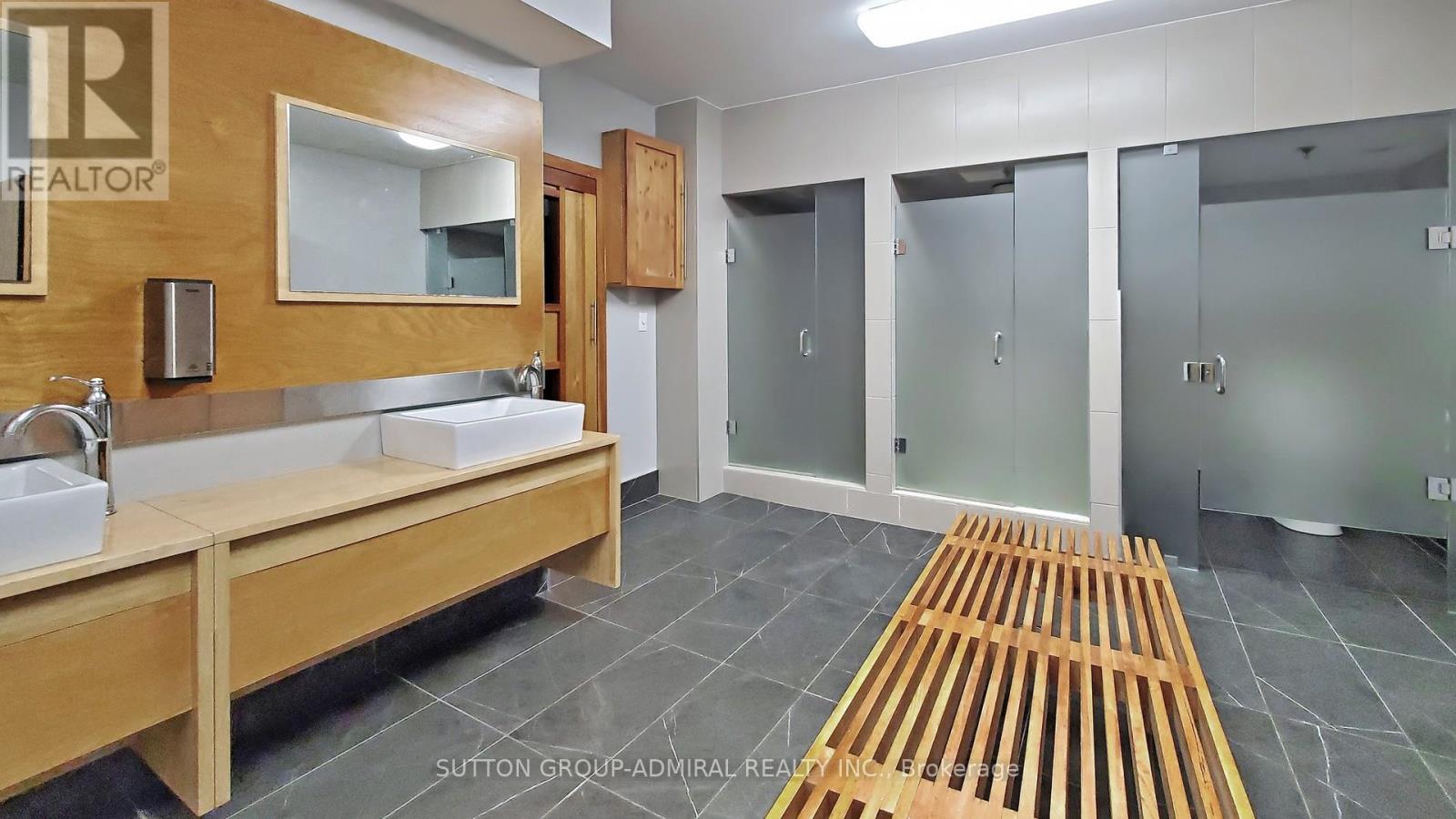 Photo 18 of 410 175 Cedar Avenue, Richmond Hill ON