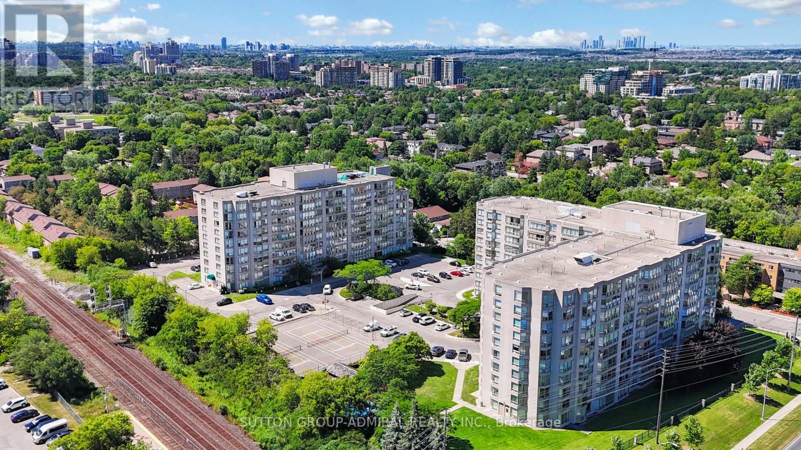 Photo 10 of 410 175 Cedar Avenue, Richmond Hill ON