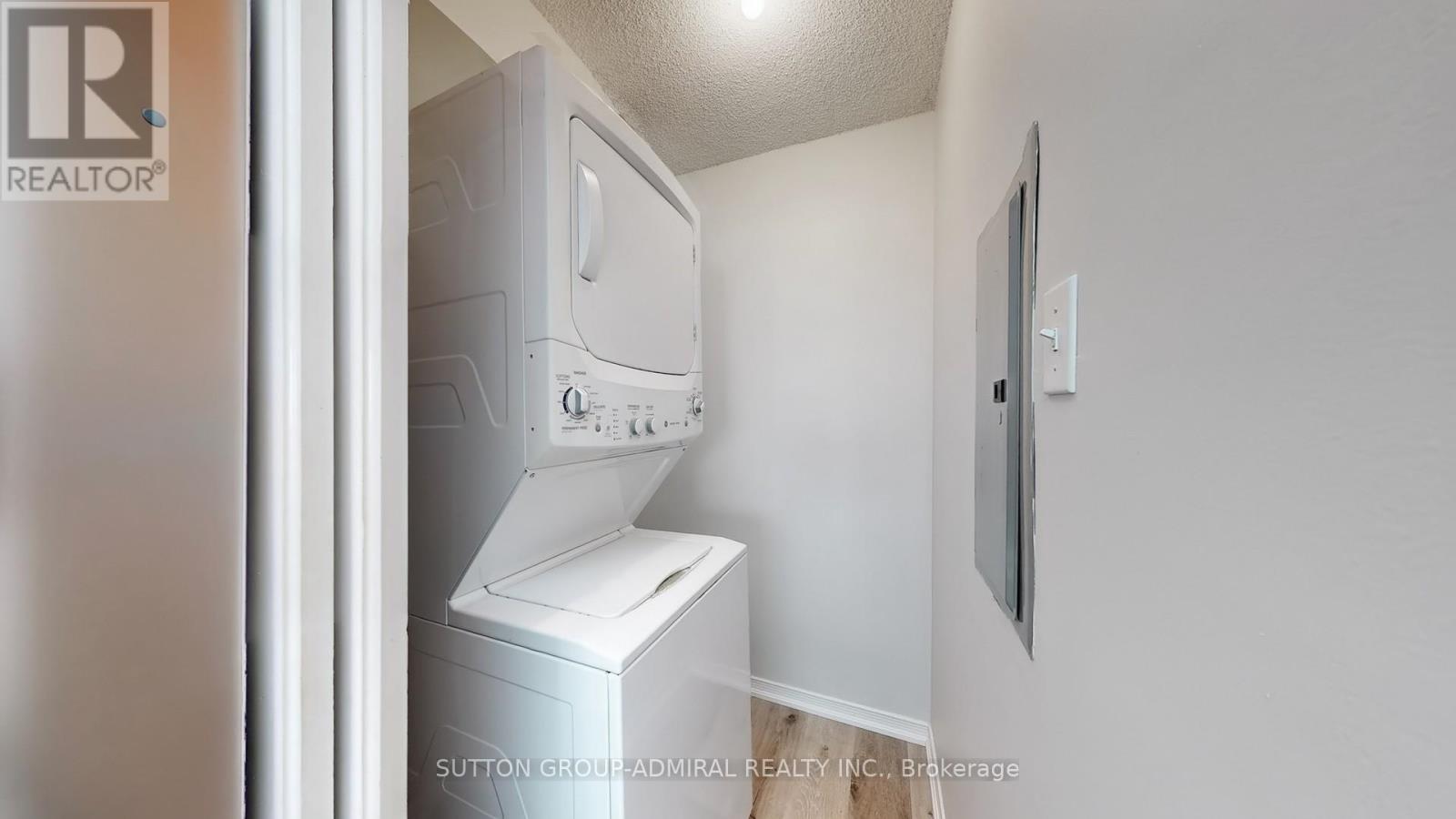 Photo 27 of 410 175 Cedar Avenue, Richmond Hill ON