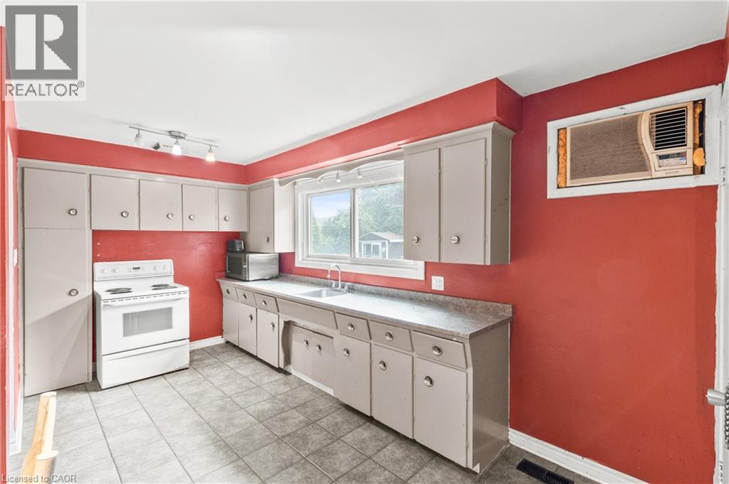 Photo 18 of 61 Radford Street, Hamilton ON