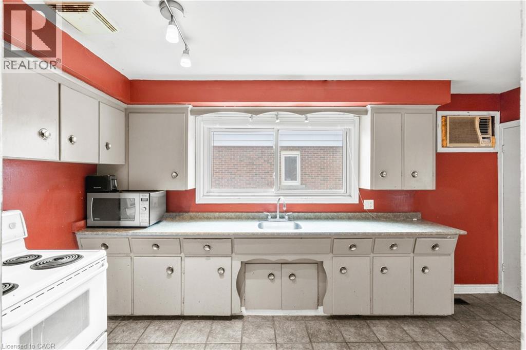 Photo 2 of 61 Radford Street, Hamilton ON