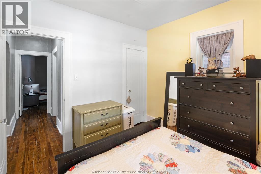 Photo 9 of 1737 Lincoln Rd, Windsor ON