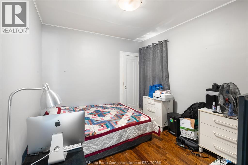 Photo 5 of 1737 Lincoln Rd, Windsor ON