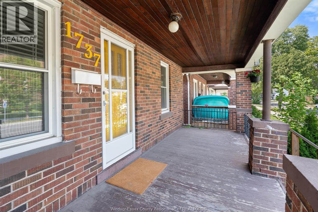 Photo 8 of 1737 Lincoln Rd, Windsor ON