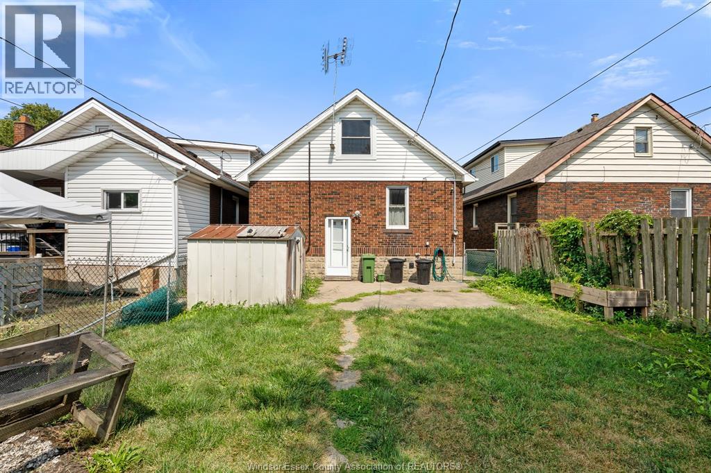 Photo 6 of 1737 Lincoln Rd, Windsor ON