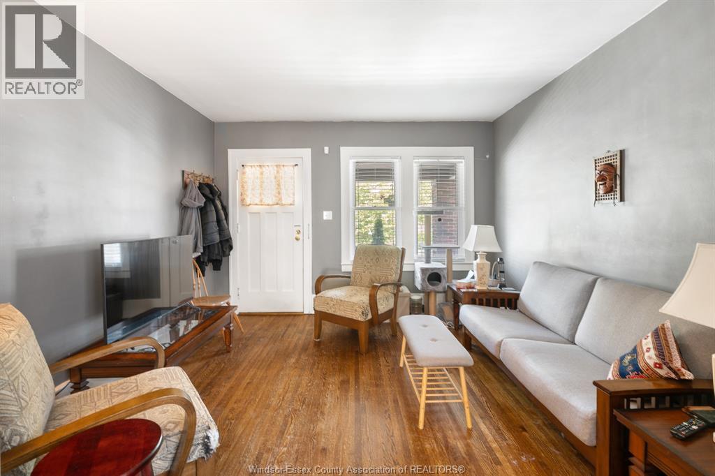 Photo 18 of 1737 Lincoln Rd, Windsor ON