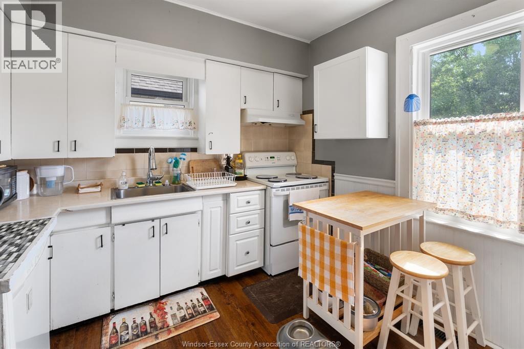 Photo 1 of 1737 Lincoln Rd, Windsor ON