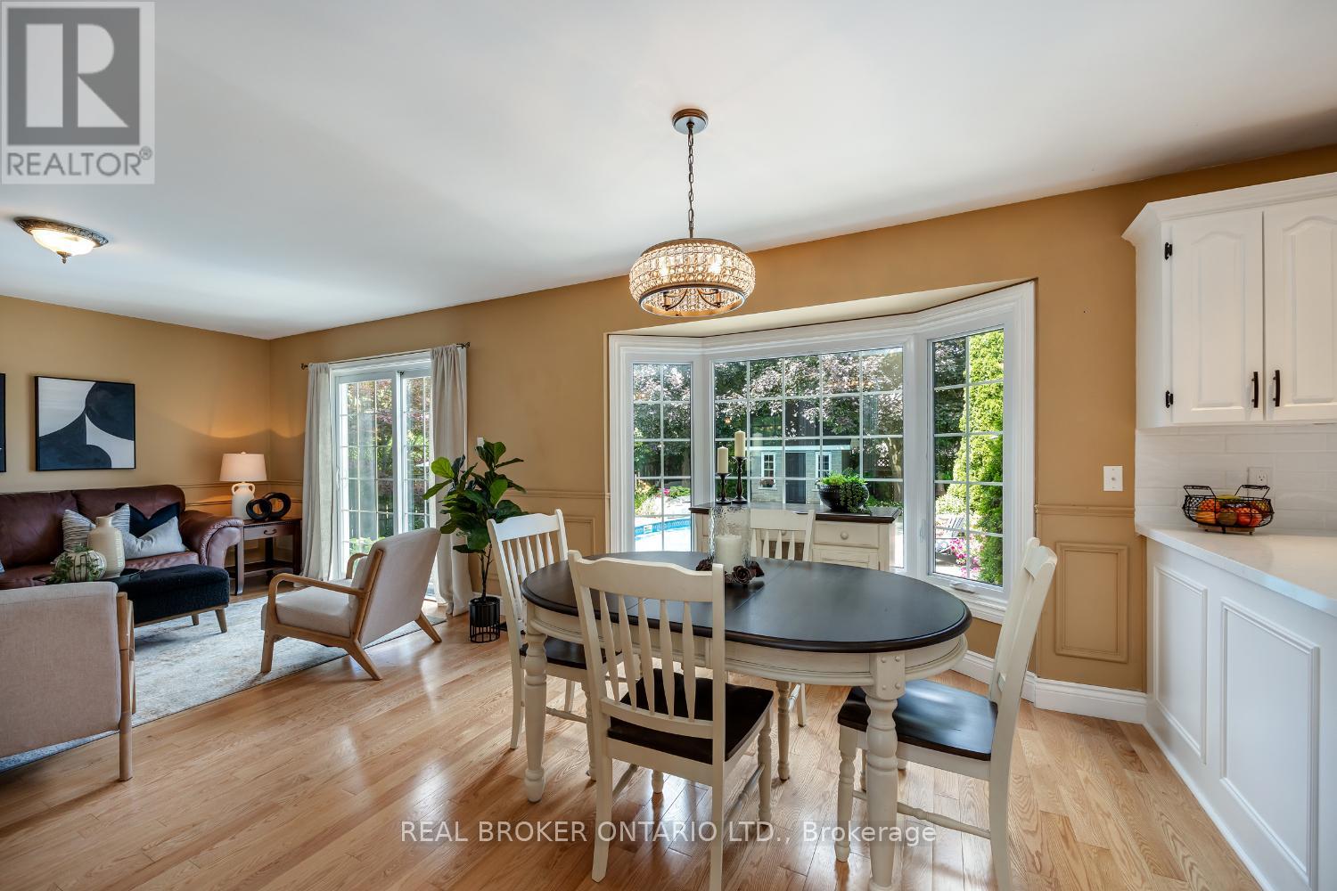 Photo 44 of 10 Brownsville Court, Clarington ON
