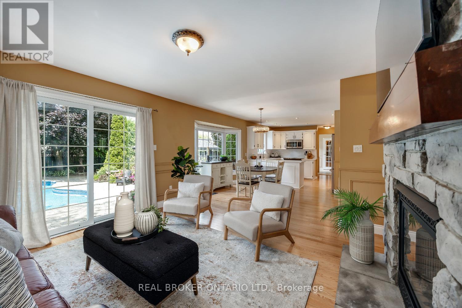 Photo 20 of 10 Brownsville Court, Clarington ON