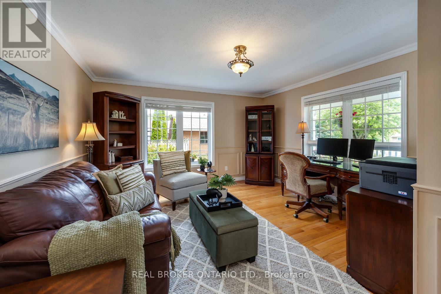 Photo 34 of 10 Brownsville Court, Clarington ON