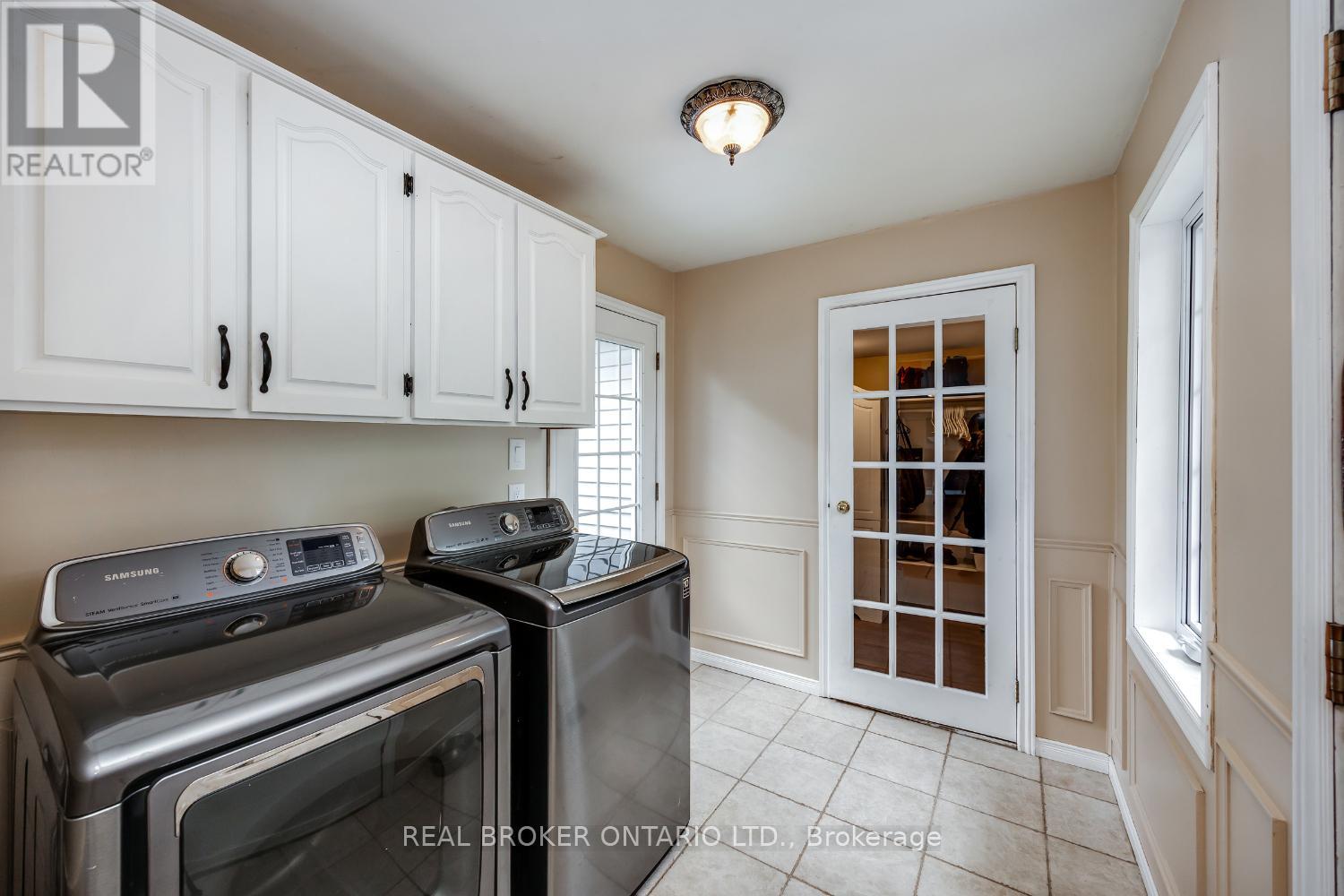 Photo 1 of 10 Brownsville Court, Clarington ON