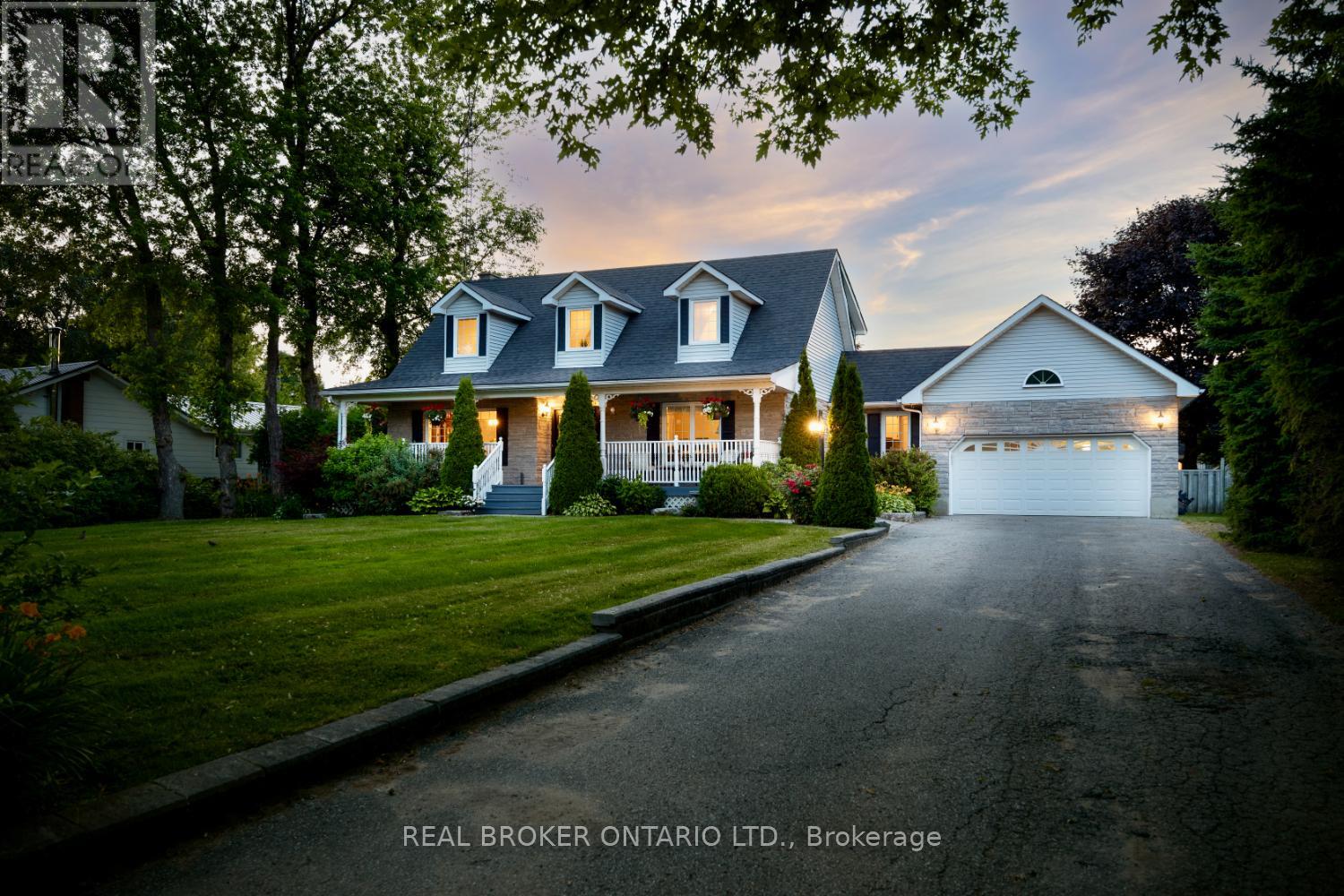 Photo 4 of 10 Brownsville Court, Clarington ON