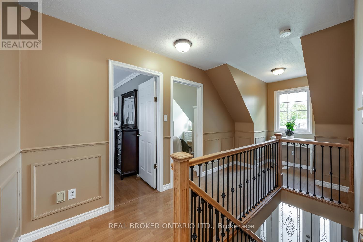 Photo 6 of 10 Brownsville Court, Clarington ON