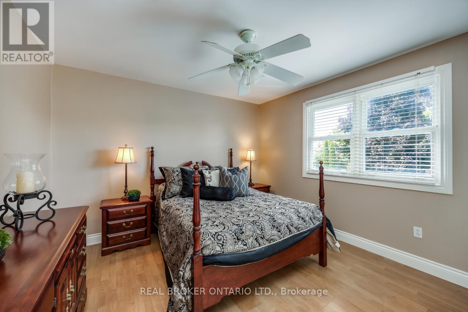 Photo 14 of 10 Brownsville Court, Clarington ON