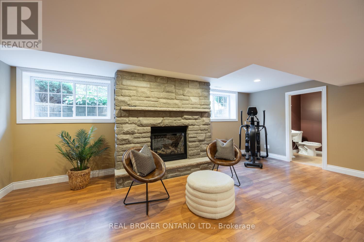 Photo 11 of 10 Brownsville Court, Clarington ON