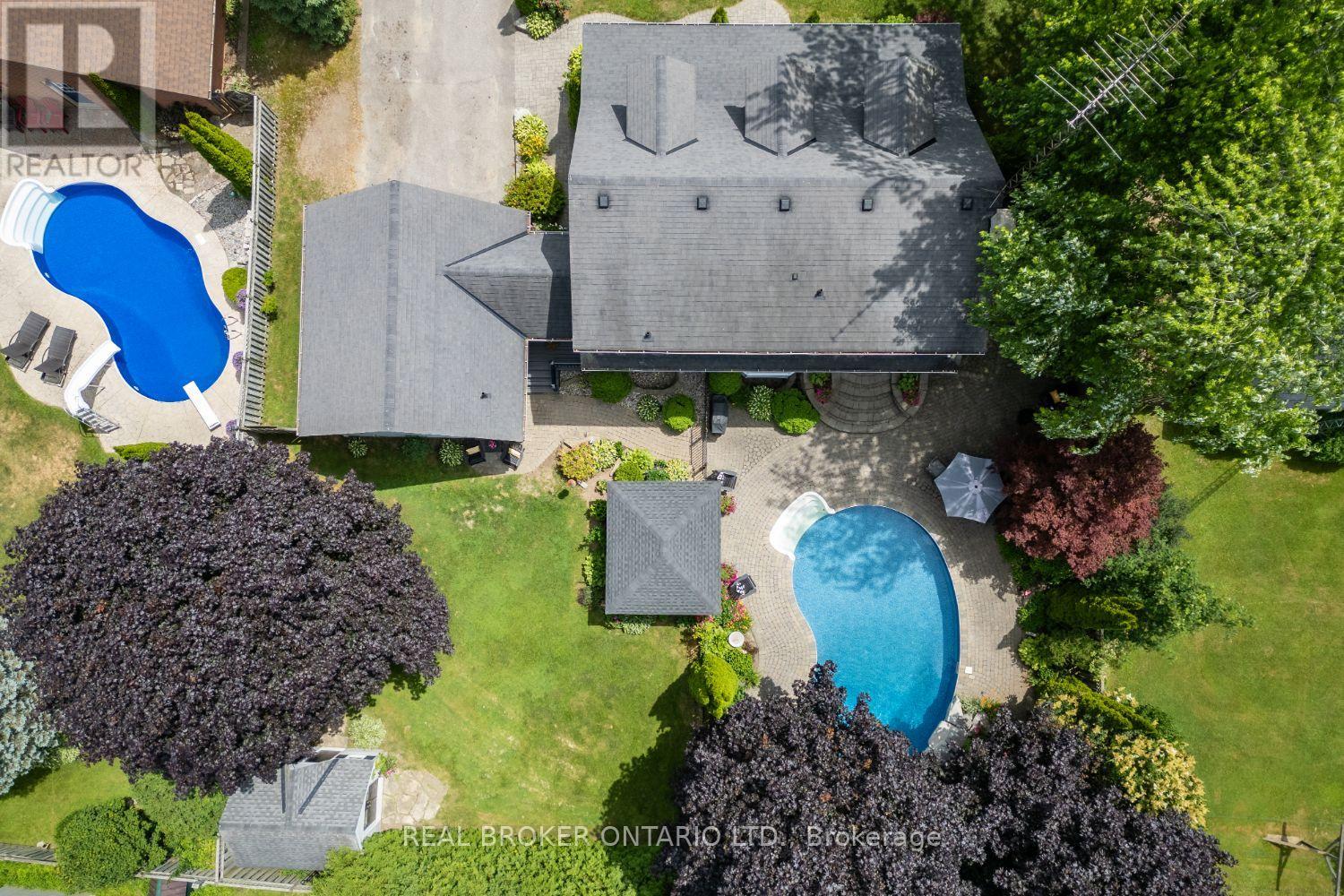 Photo 31 of 10 Brownsville Court, Clarington ON