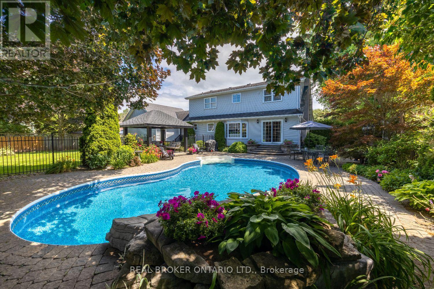 Photo 13 of 10 Brownsville Court, Clarington ON