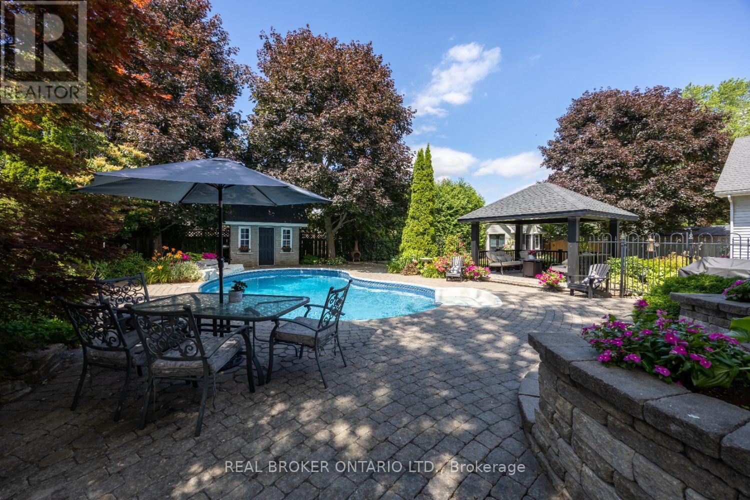 Photo 19 of 10 Brownsville Court, Clarington ON