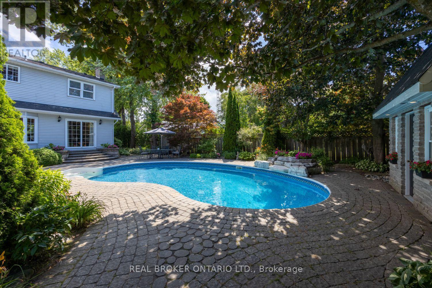 Photo 47 of 10 Brownsville Court, Clarington ON