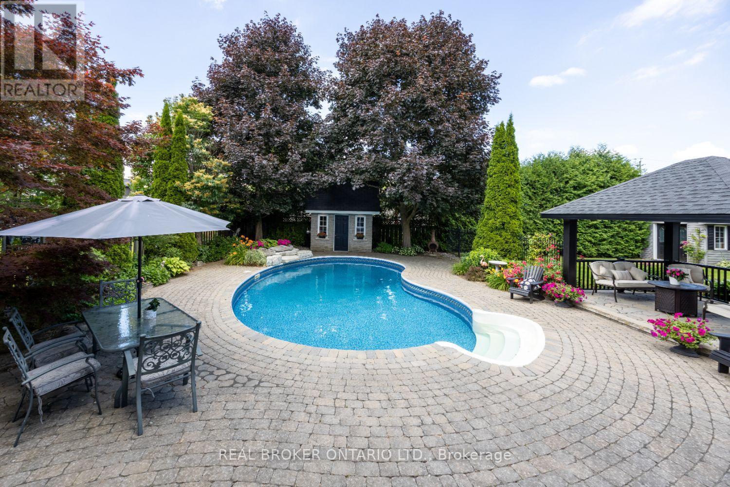 Photo 22 of 10 Brownsville Court, Clarington ON