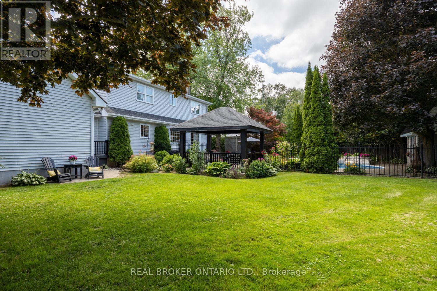 Photo 24 of 10 Brownsville Court, Clarington ON