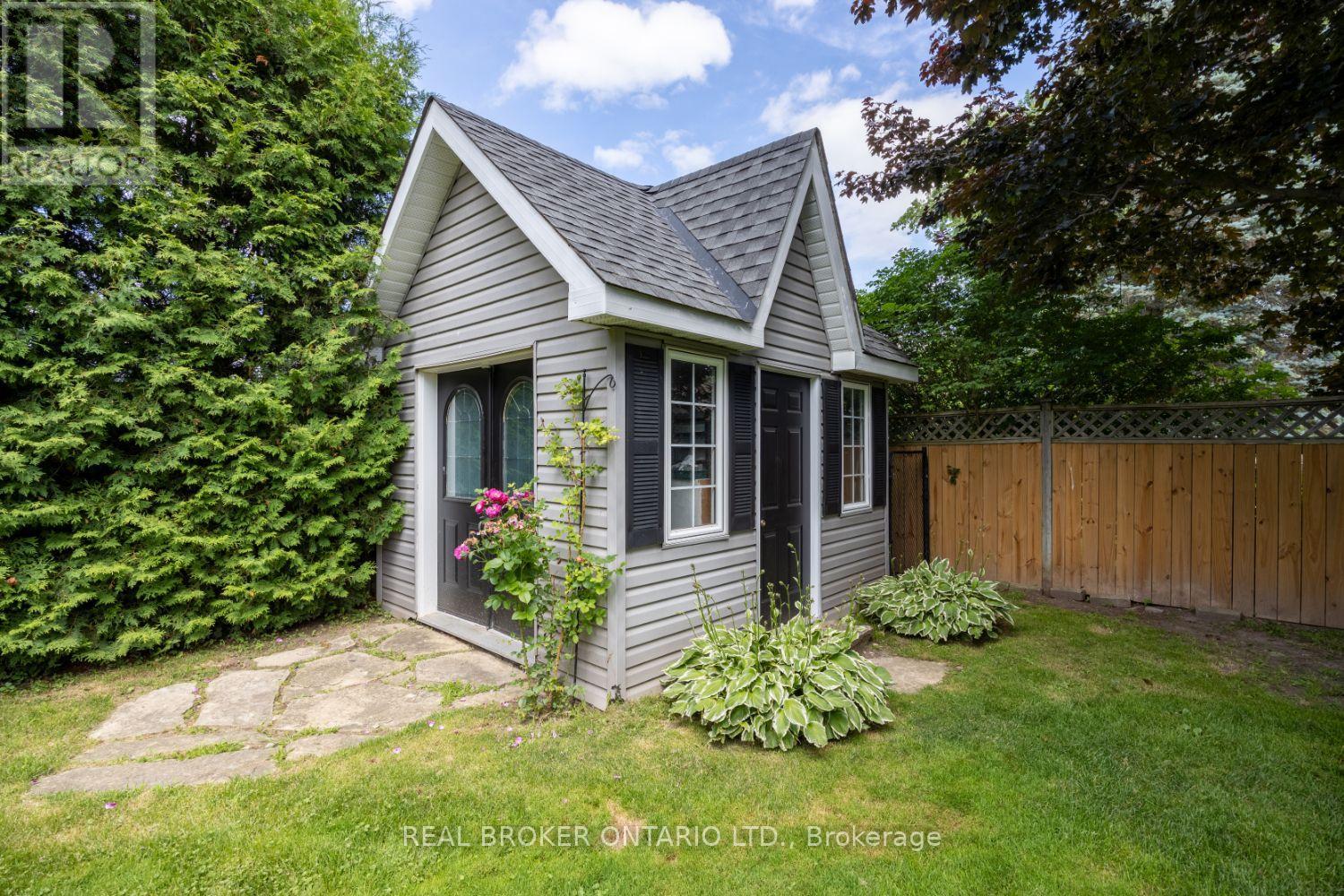 Photo 9 of 10 Brownsville Court, Clarington ON