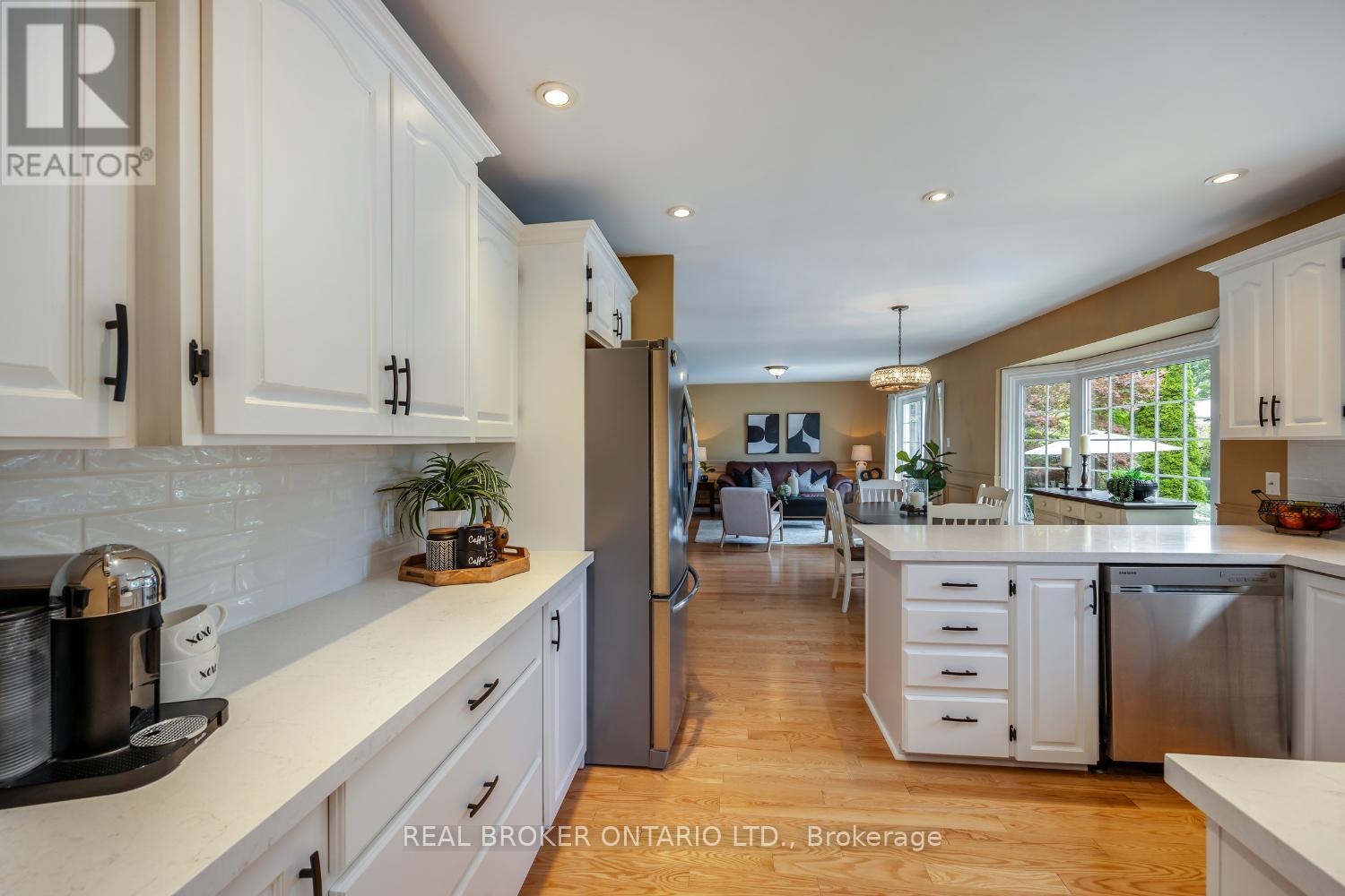 Photo 18 of 10 Brownsville Court, Clarington ON